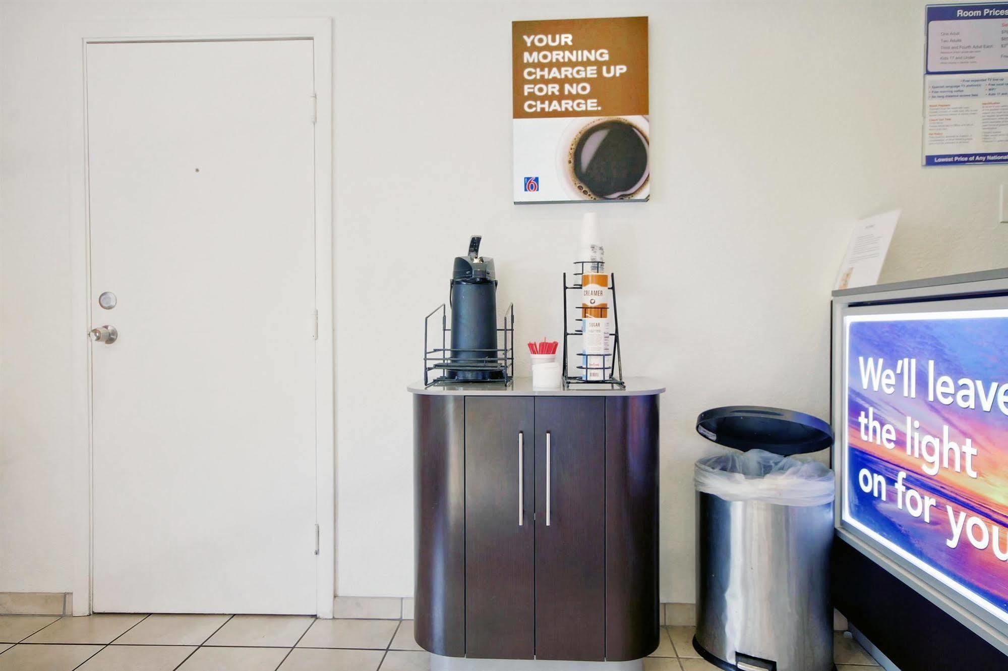 Travelodge By Wyndham Pompano Beach Buitenkant foto