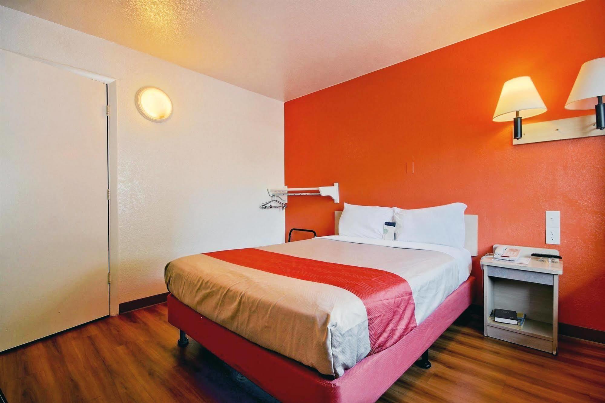 Travelodge By Wyndham Pompano Beach Buitenkant foto